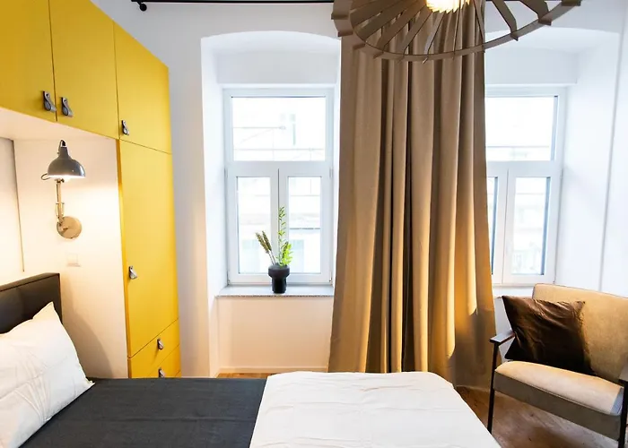 Stilvolle Mit Ruhig Gelegenem Balkon Vienna